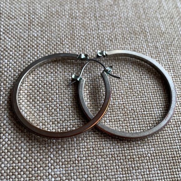 Simple Express Hoops - Picture 3 of 5